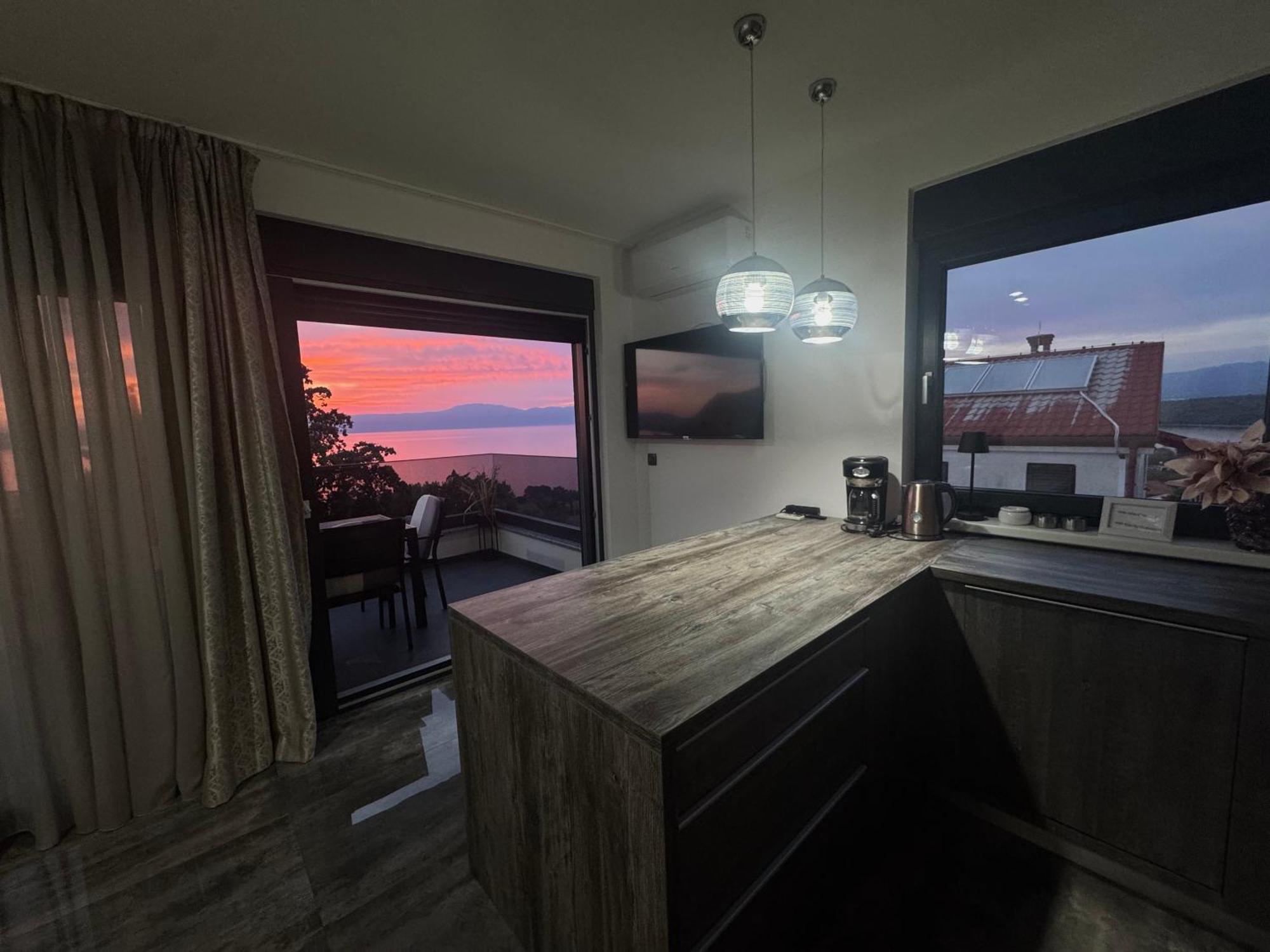 Apartmán Golden Sunset Njivice Exteriér fotografie